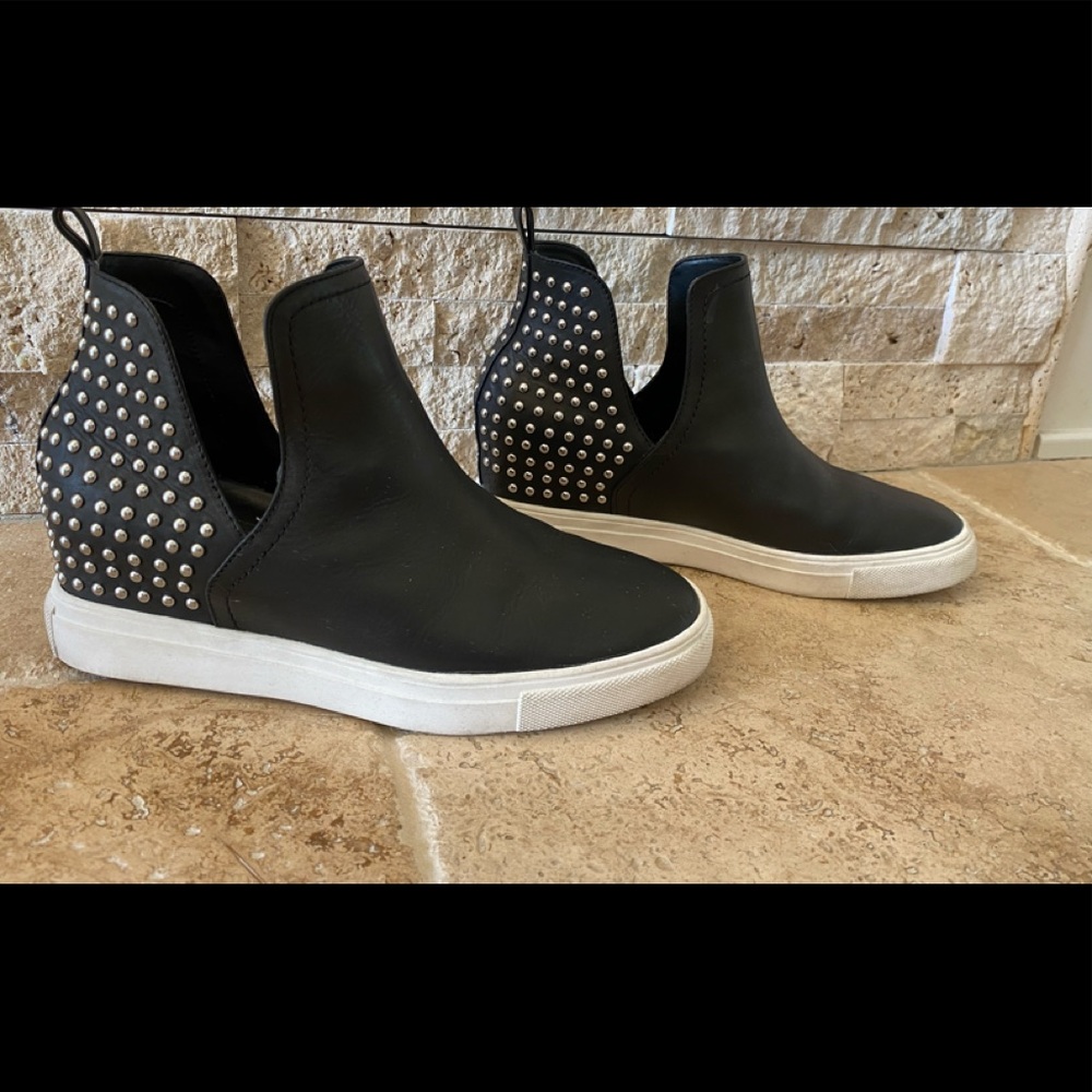 Steven by Steve Madden Coin Sneaker